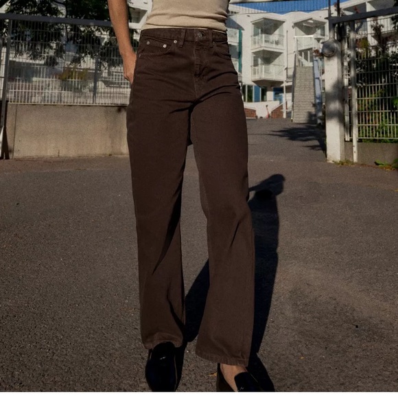 Zara Denim - Mom Fit High Waist Brown Jeans